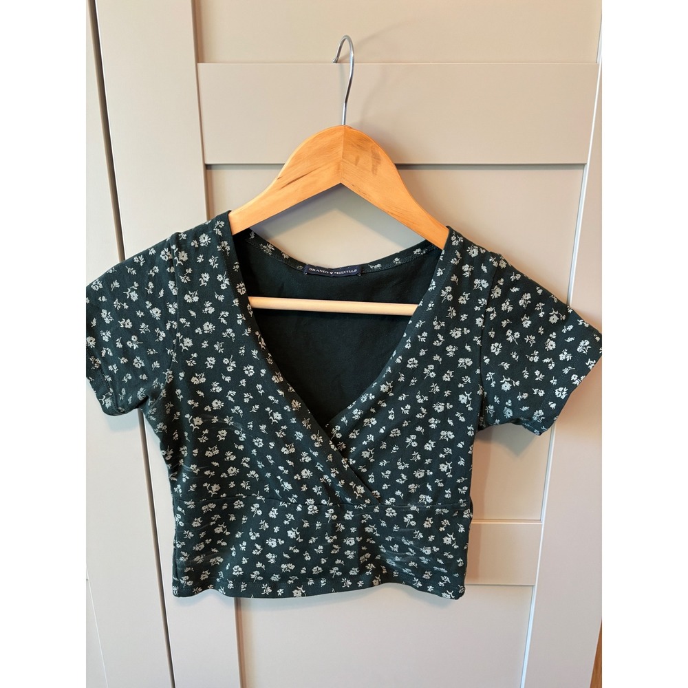 Brandy Melville Floral Wrap Crop Top V-Neck Short Sleeve Dark Green White Small